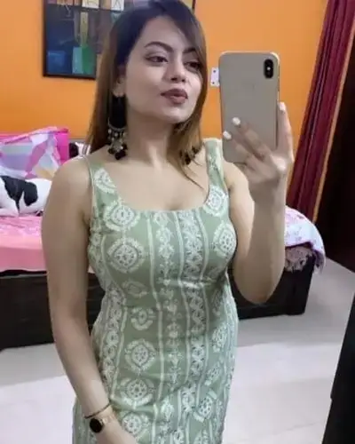 Call Girl in Jaisinghnagar